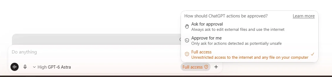 פקד ההרשאות באפליקציית ChatGPT פתוח: Ask for approval, Approve for me ו-Full access, ובתיבת ההודעה מופיע High GPT-6 Astra